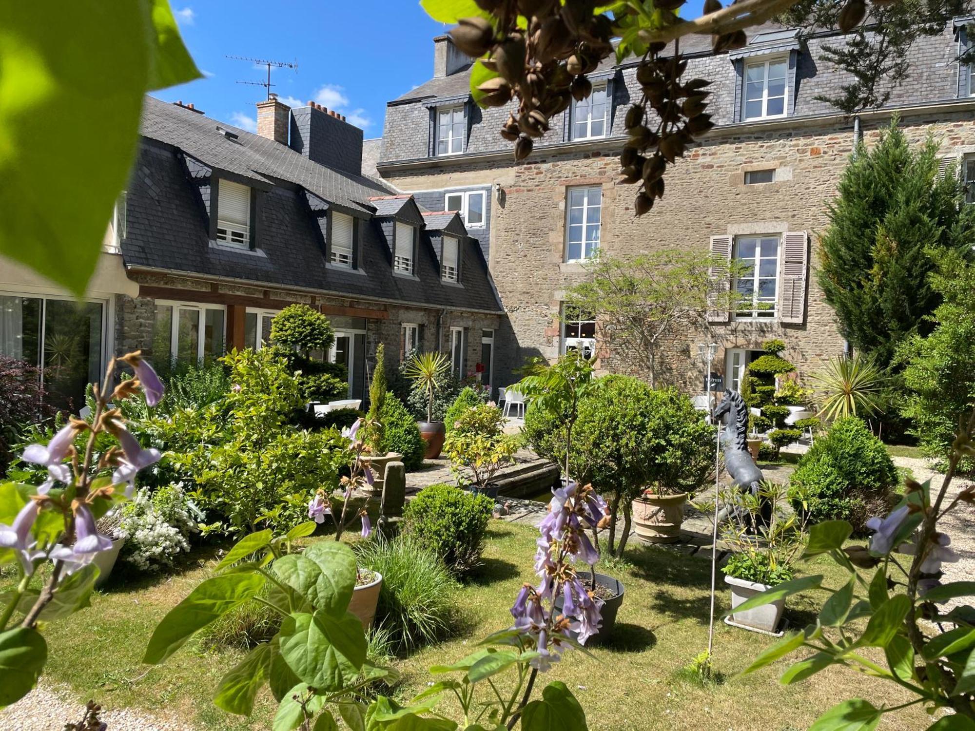 Hôtel Victor Hugo Pontorson Exterior foto
